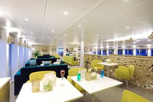 CroisiEurope MS Elbe Princesse II Bar Lounge 2.jpg
